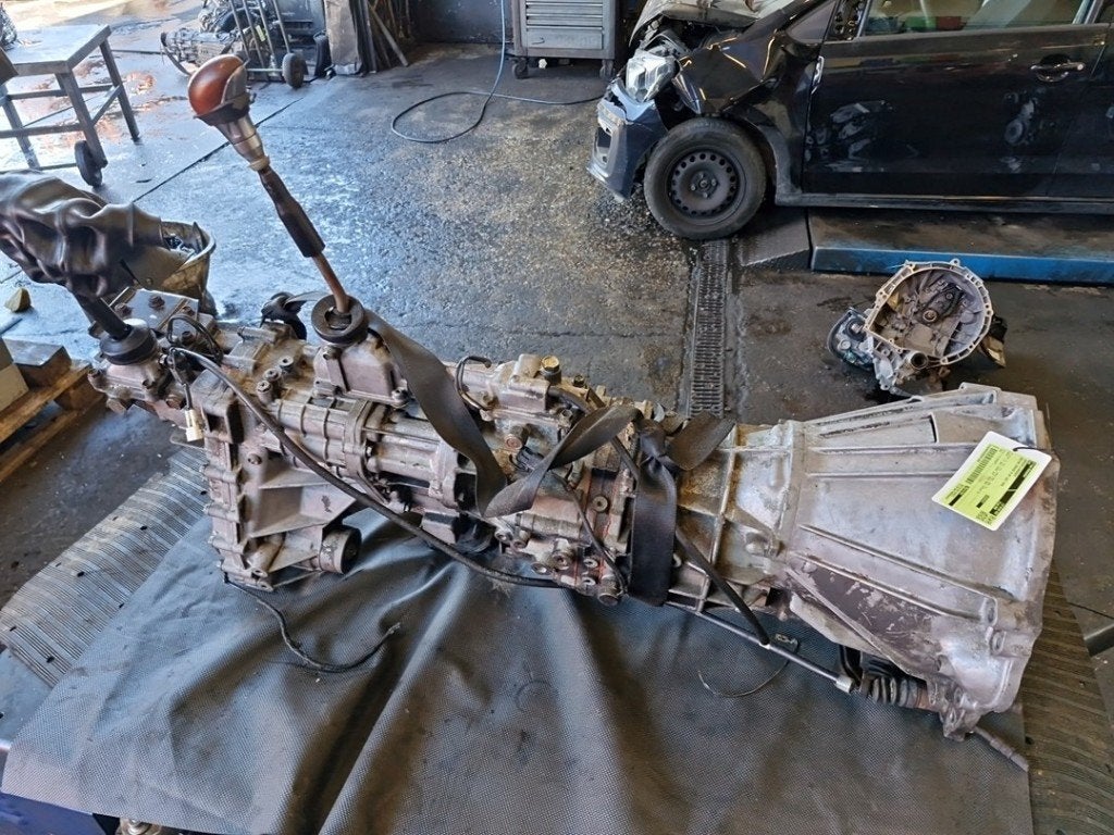 VERSNELLINGSBAK SCHAKEL Grand Vitara I (FT / GT / HT), Suzuki-Allee 7
64625  Bensheim, DE, Gebruikt, Suzuki Deutschland GmbH, Kontakt@suzuki.de