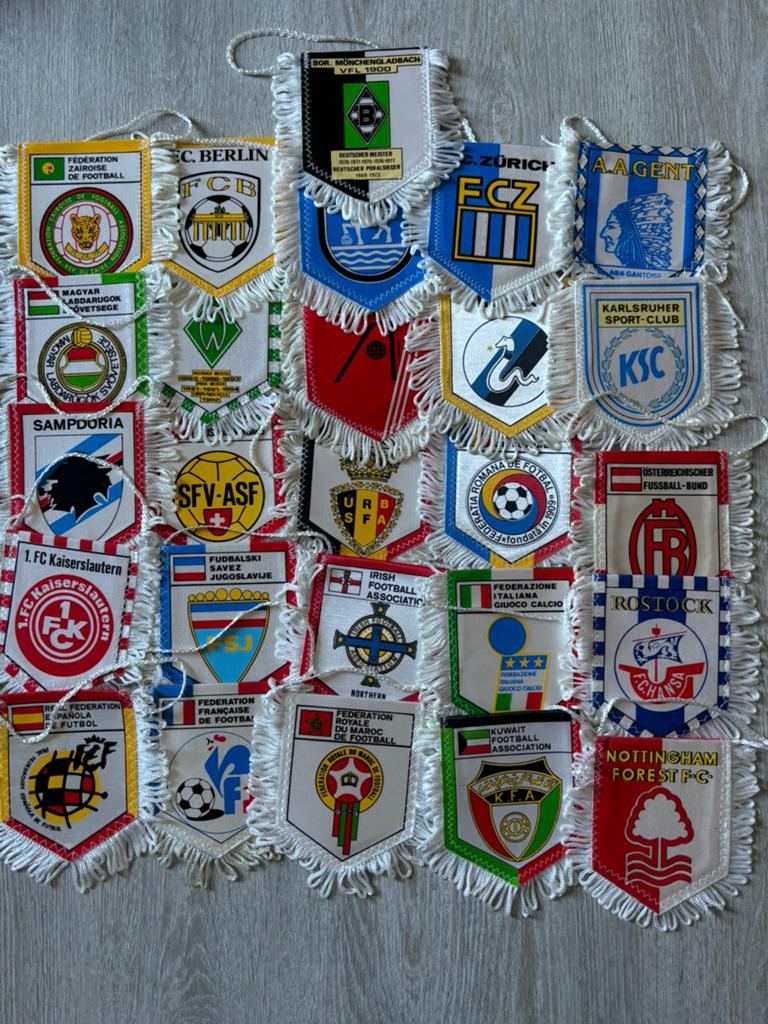 Voetbal vaantjes, Ophalen of Verzenden, Gebruikt