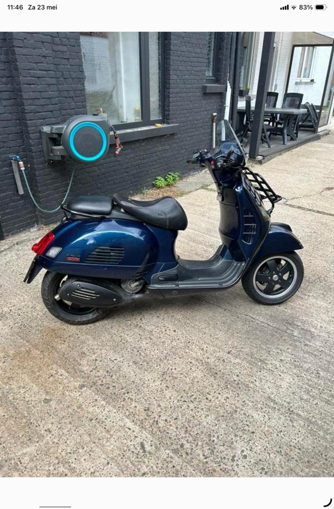 piaggio vespa gts 300 11000km goede staat