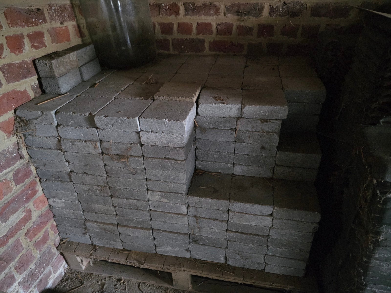 Lot ongebruikte betonklinkers voor terras (ca. 380 stuks), Tuin en Terras, Ophalen