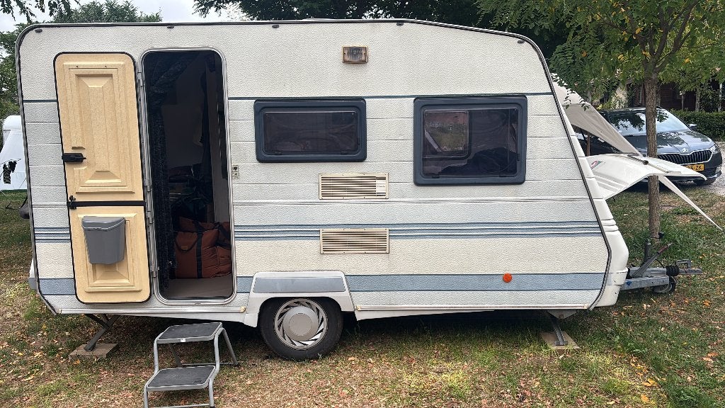 Trekcaravan grau, Caravanes & Camping, Caravanes, 4 à 5 mètres, 750 - 1000 kg, Particulier, Petit siège