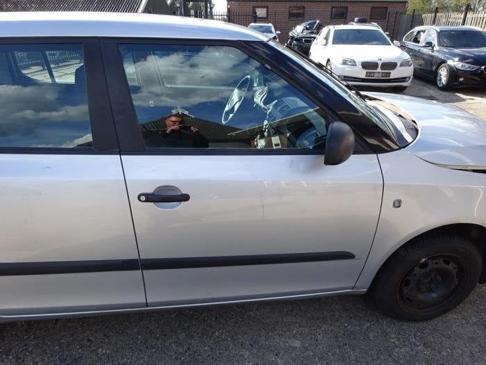 Portière 4portes avant droite d'un Skoda Fabia (LA7W), -, 3 mois de garantie, Utilisé, Skoda