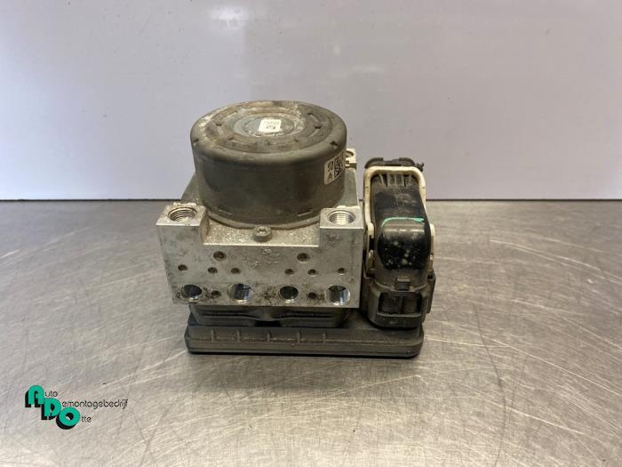 ABS Pomp van een Peugeot 208 (208 12-), Gebruikt, -, -, Ophalen of Verzenden