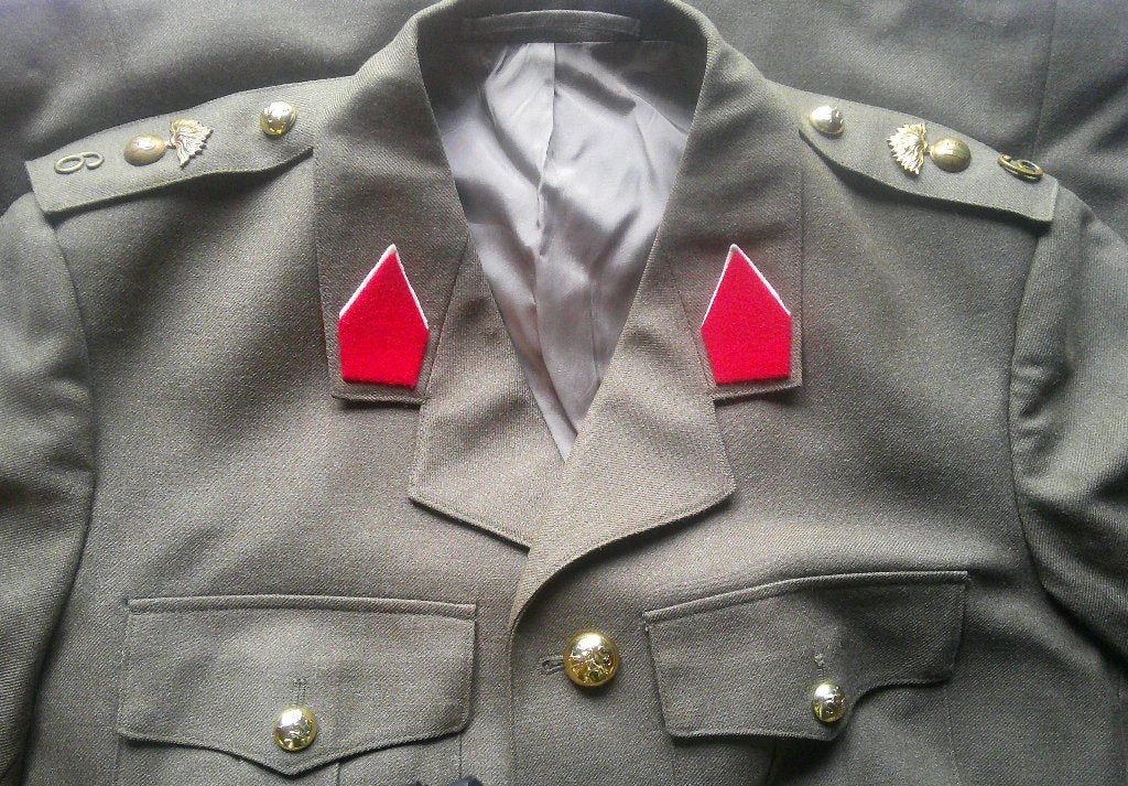 Service dress (veste et pantalon) 6eme Cie MP belge 1977, Collections, Objets militaires | Général, Envoi, Armée de terre, Vêtements ou Chaussures