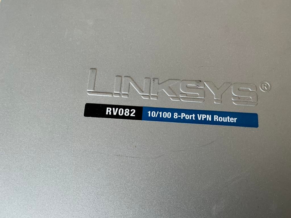 LINKSYS RV082 8 port VPN router, Enlèvement ou Envoi, Comme neuf, Routeur