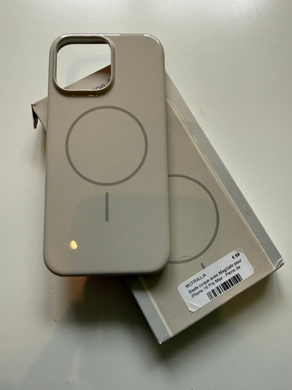 Coque origine BEATS pour IPHONE 16 PRO MAX État neuf, Enlèvement, Comme neuf, IPhone 16 Pro Max