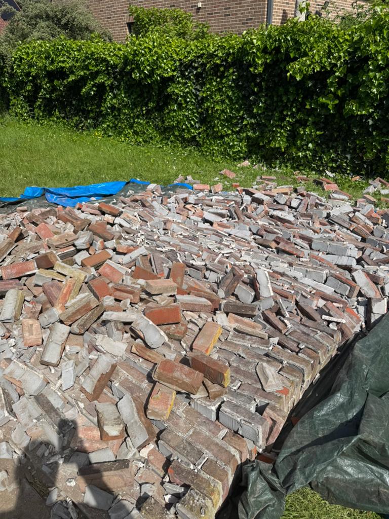 bakstenen puin, Ophalen, Zo goed als nieuw