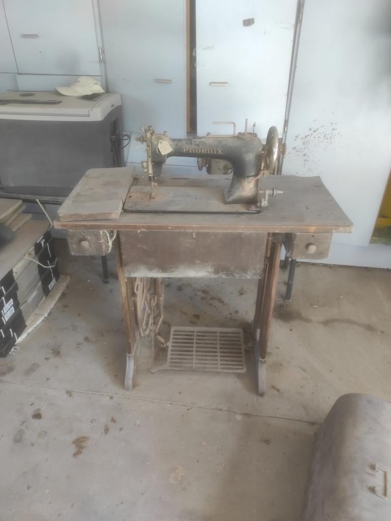 Oude naaimachine, Enlèvement