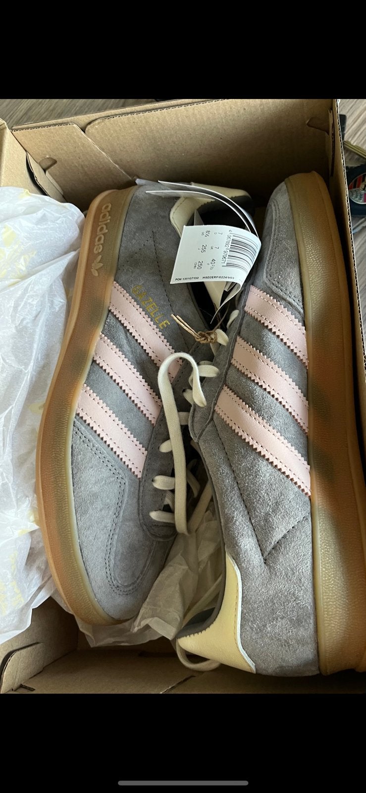 Adidas gazelle sneakers, Vêtements | Femmes, Gris, Sneakers et Baskets, Comme neuf, Enlèvement