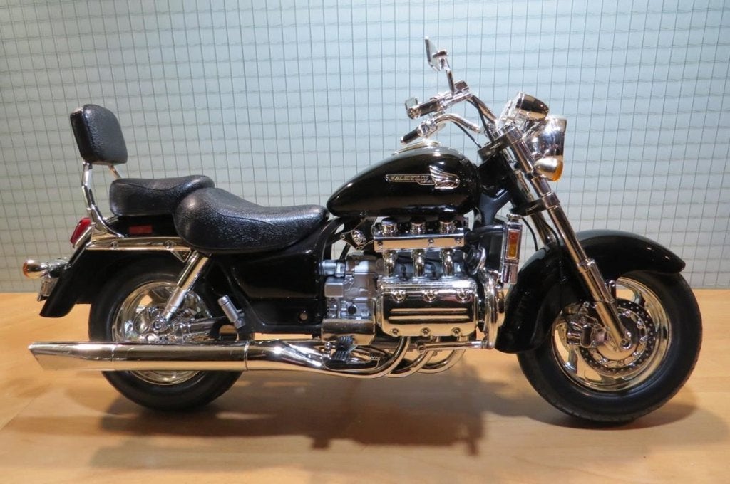 Honda F6C Valkyrie GL1500c 1:6 76262, Enlèvement ou Envoi, Neuf, 1:5 à 1:8, Moteur