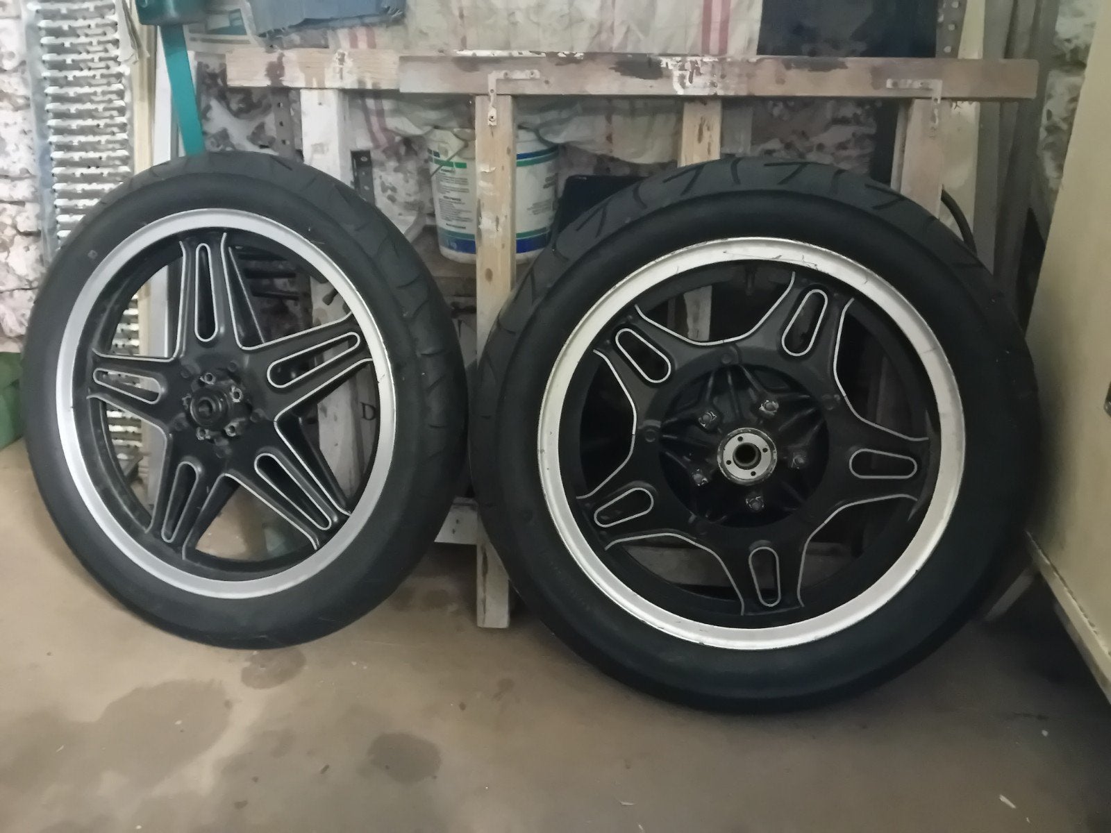 RoueBol D Or AR 130/80/18 et Av 3/25/19, Particulier