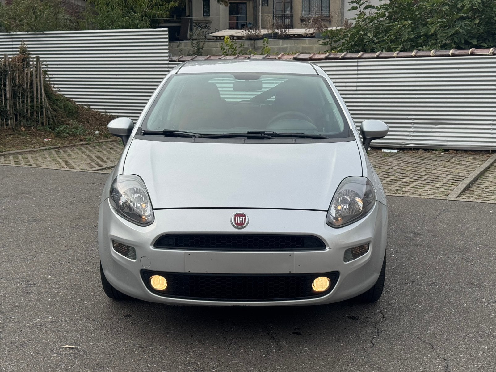 Fiat punto 1.4 benzine EURO5 AUTOMAAT 122.000 km/2013, Auto's, Euro 5, Stof, Zwart, 4 cilinders