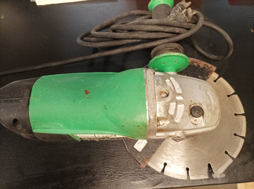 DISQUEUSE HITACHI AVEC DISQUE DIAMAND, Enlèvement, Utilisé