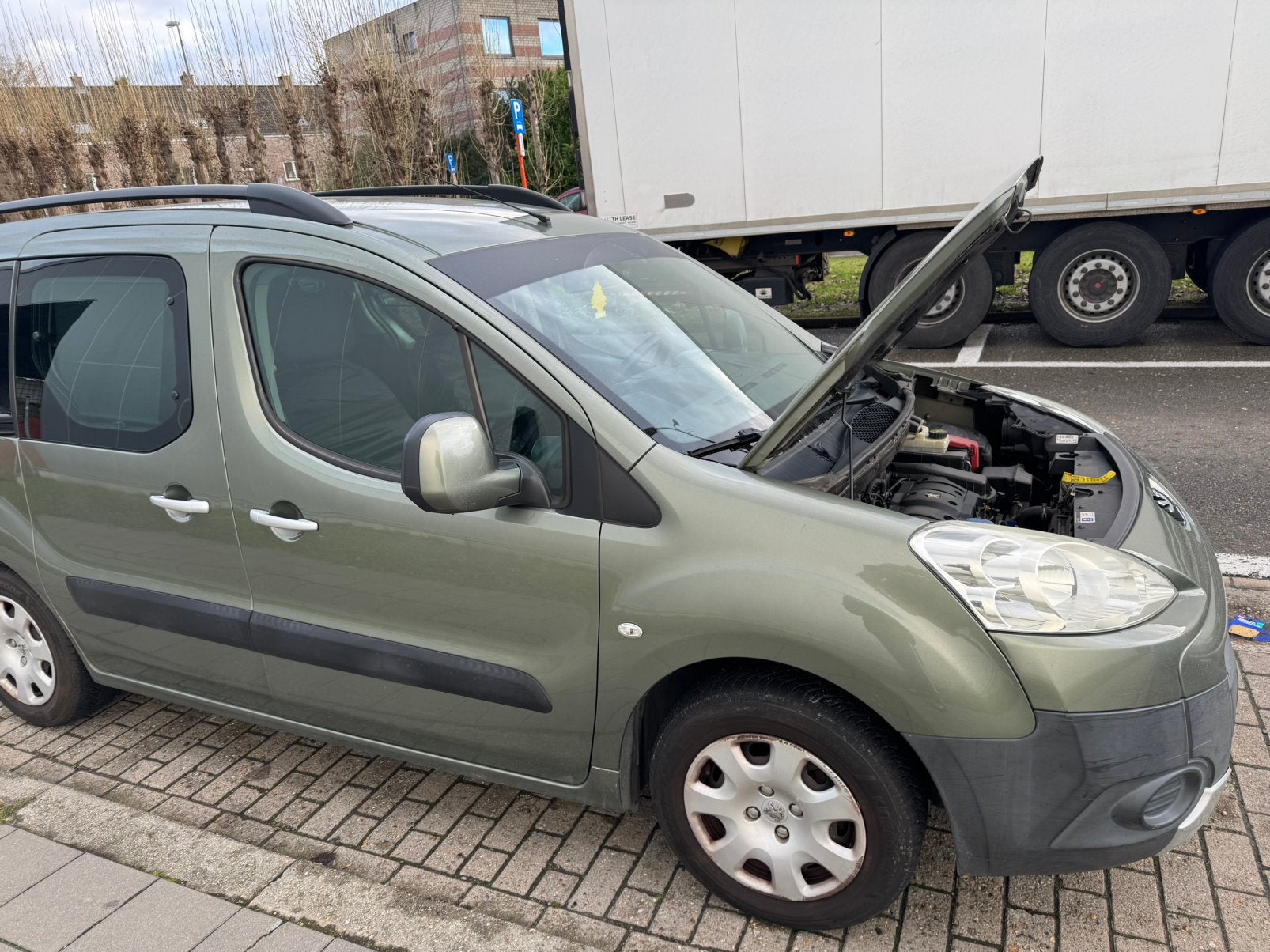 Partner tepee, Auto's, Peugeot, Stof, Zwart, Handgeschakeld, 5 deurs