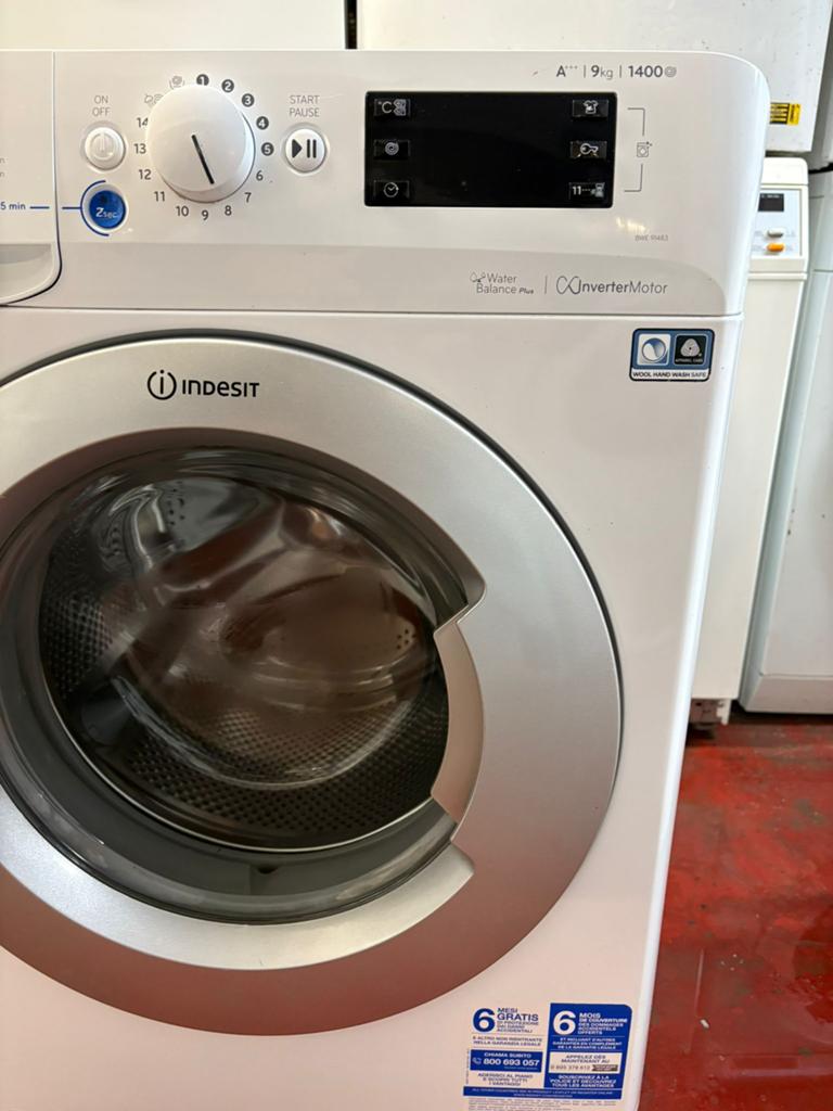 Lave-linge de Marque Indesit 9kg A+++ 1400 tours min 160€, Electroménager, Lave-linge, Enlèvement ou Envoi, Comme neuf
