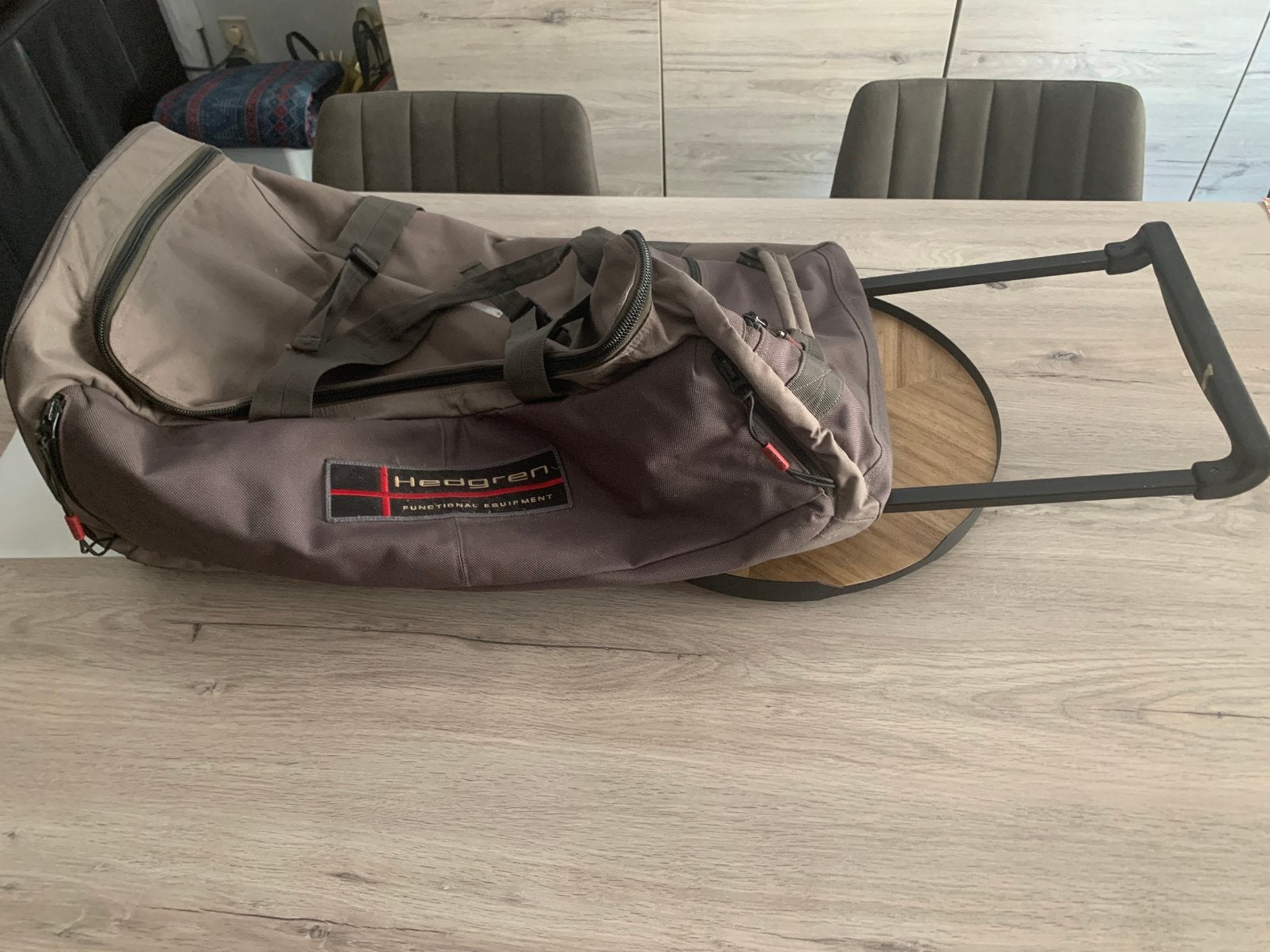 Hedgren reistas, Handtassen en Accessoires, Koffers, Overige materialen, Zo goed als nieuw, 35 tot 45 cm, Uitschuifbare handgreep