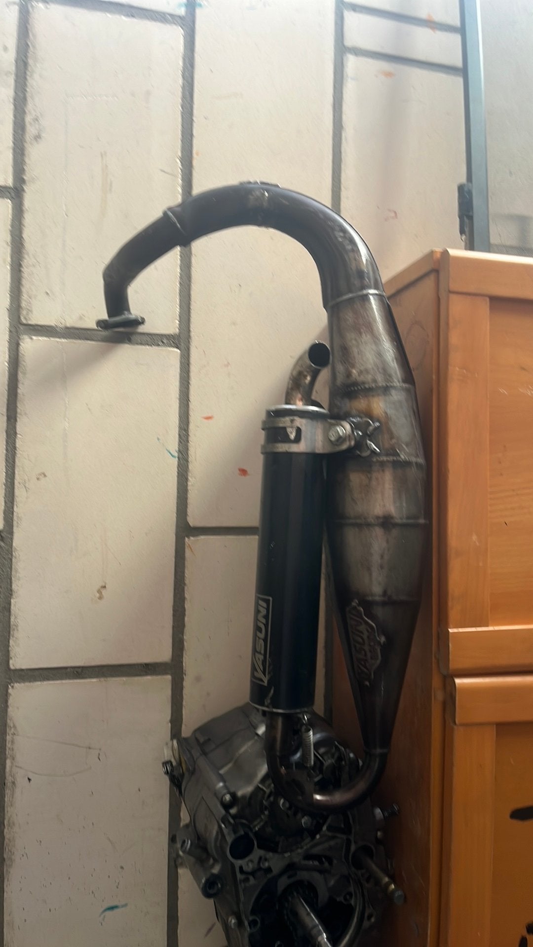 Yasuni R zwart racing krul uitlaat verticaal, Enlèvement, Comme neuf