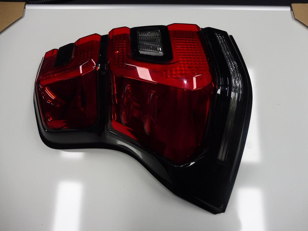 Achterlicht rechts TOYOTA LAND CRUISER PRADO (_J15_) 8155160, -, Toyota, Utilisé, -