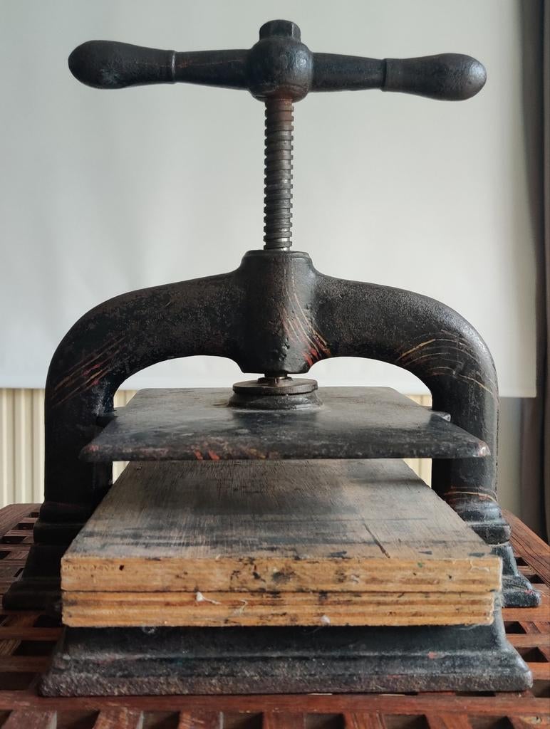 Authentieke antieke boekenpers - gietijzer, Ophalen
