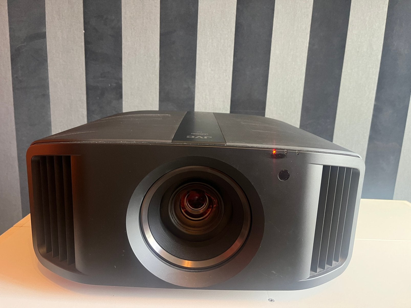 JVC D-ILA N7BE, Ophalen, Zo goed als nieuw