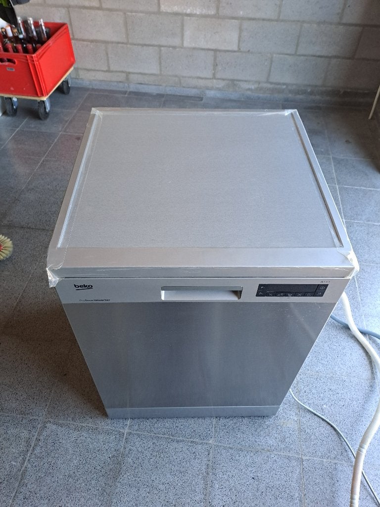 Vrijstaande vaatwasser Beko, Elektronische apparatuur, Ophalen, Zo goed als nieuw, Vrijstaand, Energieklasse A of zuiniger