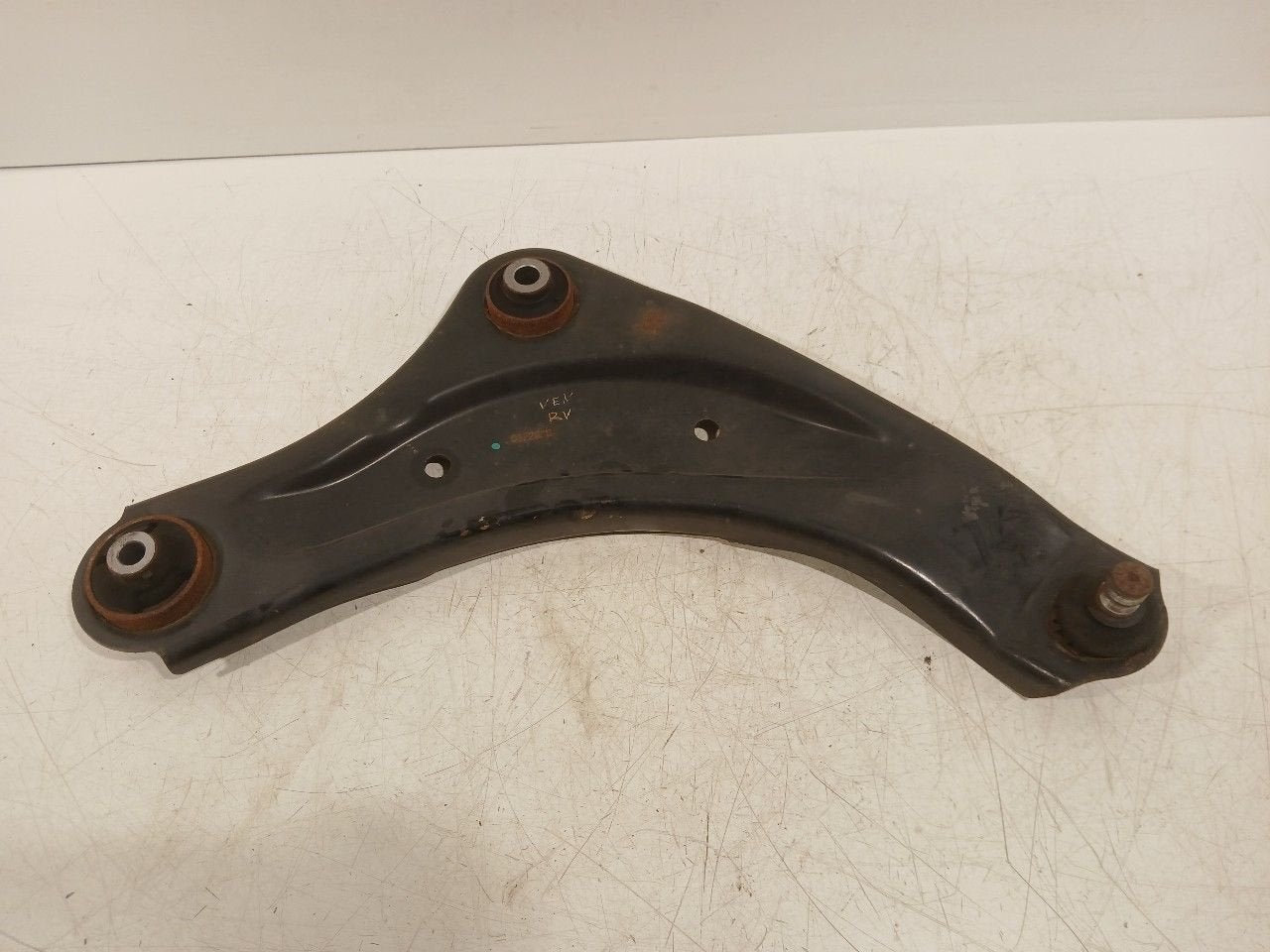 Draagarm rechts voor Nissan Juke, Onderdelen@venauto.nl, Van der Ven Autorecycling B.V., Gebruikt, Ettenseweg 76, 4706 PB Roosendaal, The Netherlands