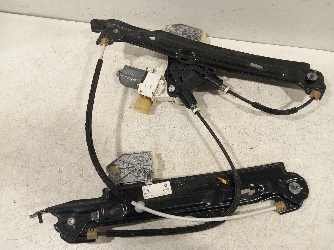 Raammechaniek elektrisch rechts achter BMW 4 serie, Onderdelen@venauto.nl, Van der Ven Autorecycling B.V., Gebruikt, Ettenseweg 76, 4706 PB Roosendaal, The Netherlands