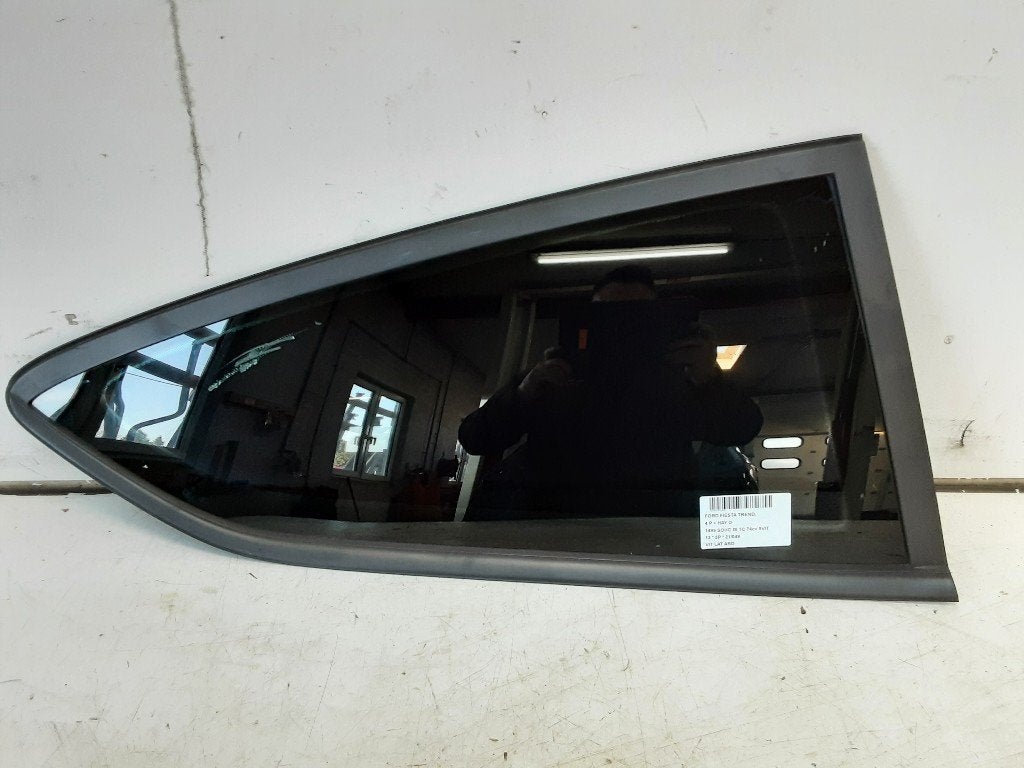 VITRE LATERALE ARRIÈRE DROIT Ford Fiesta 6 (JA8), Utilisé, Ford