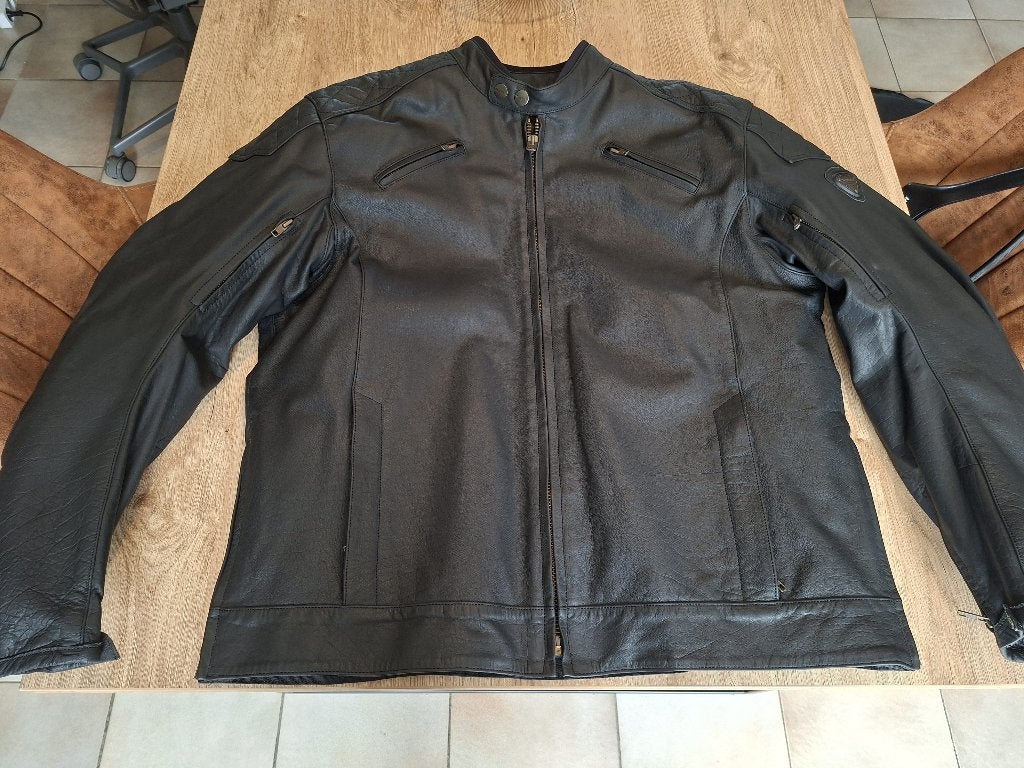 Lederen motorjas Triump XXL - nieuwstaat, Seconde main, Triumph, Manteau | cuir, Enlèvement