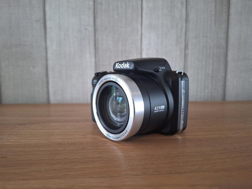 Kodak Pixpro AZ422, Digital camera 20 megapixels, 42x zoom, Neuf, Compact, Enlèvement, Kodak