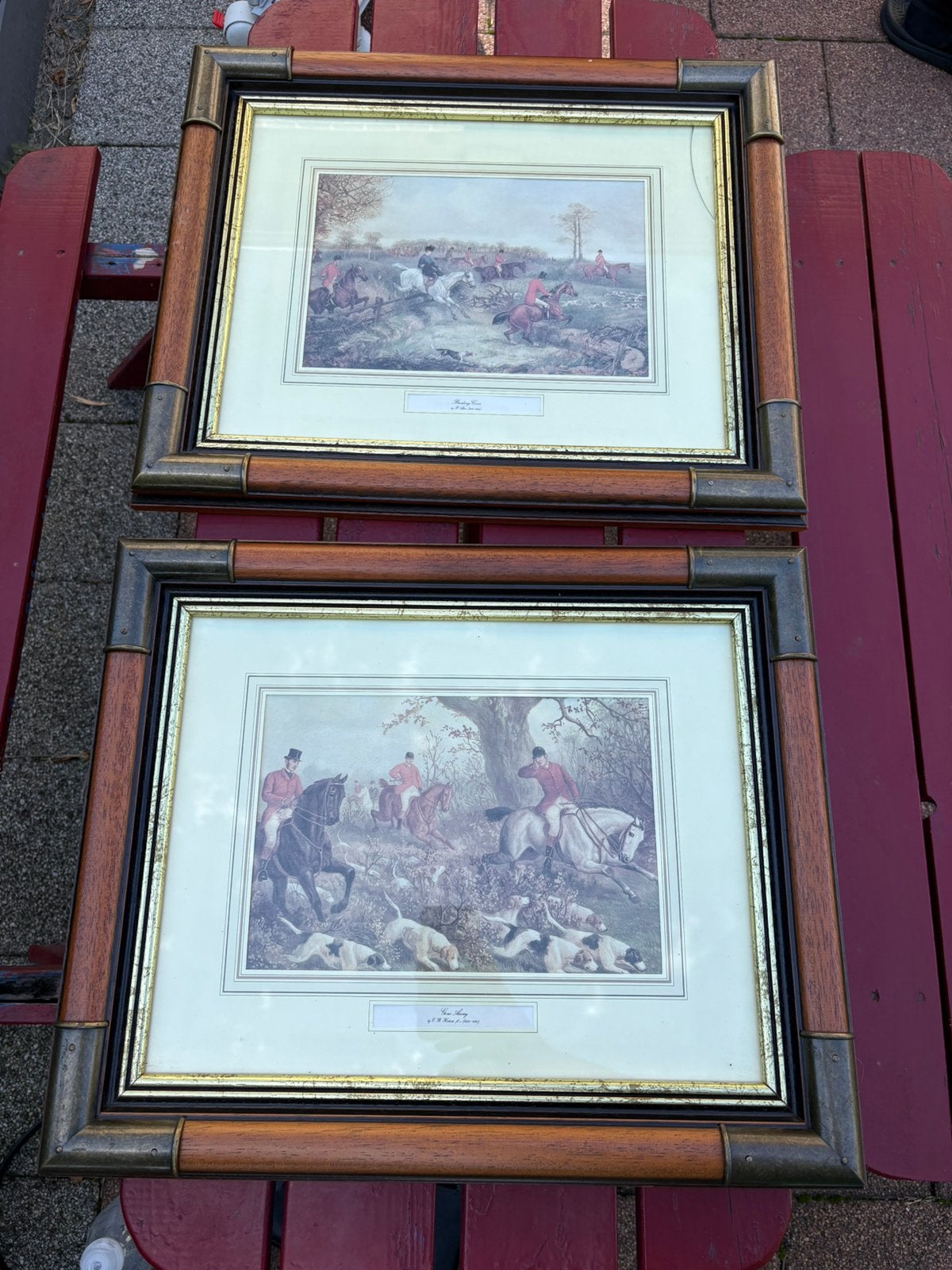2 schilderijen met jacht taferelen, Ophalen