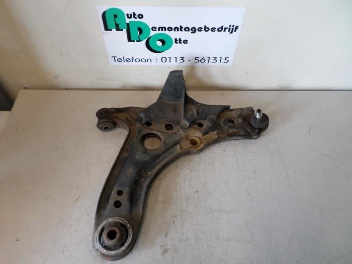 Draagarm rechts-voor van een Volkswagen Lupo (Lupo 98-), Auto-onderdelen, Gebruikt, -, Volkswagen, -