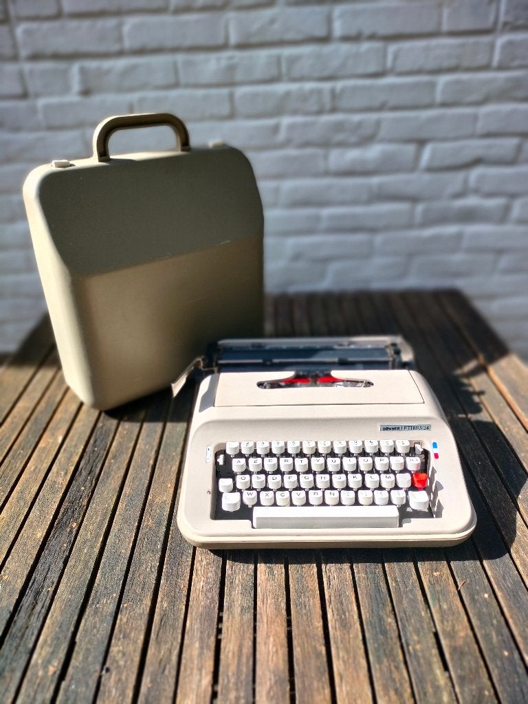 Typemachine Olivetti Lettera 34. Jaar 1977. AZERTY-klavier., Ophalen of Verzenden, Gebruikt, Overige typen