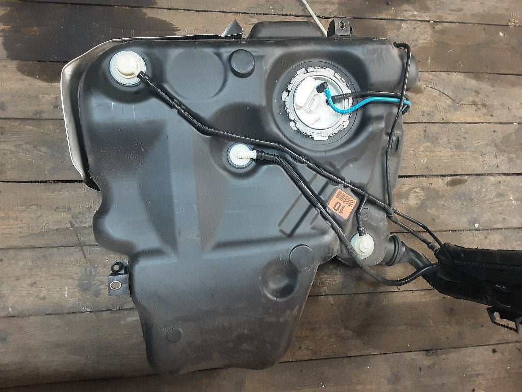 RESERVOIR CARBURANT Volkswagen Golf V (1K1) (1K0201085M), Volkswagen, Volkswagen AG, Utilisé, Kundenbetreuung@volkswagen.de