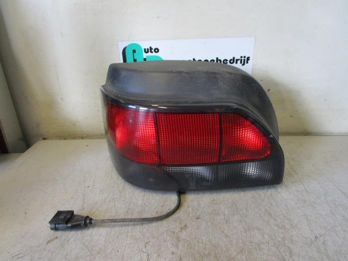 Achterlicht links van een Renault Clio (Clio 1 91-), Auto-onderdelen, Gebruikt, -, Renault, -