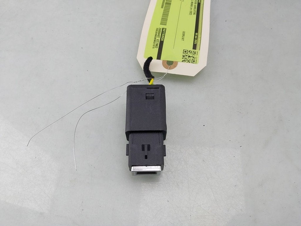 PORT AUX/USB Opel Mokka (|98217039DX|9824334377|), Opel, Opel Automobile GmbH, Utilisé, Kontakt-opel@opel.com