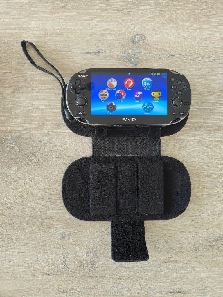 Playstation vita + 4 games, Games en Spelcomputers, Games | Sony PlayStation Vita, 1 speler, Ophalen, Gebruikt, Avontuur en Actie