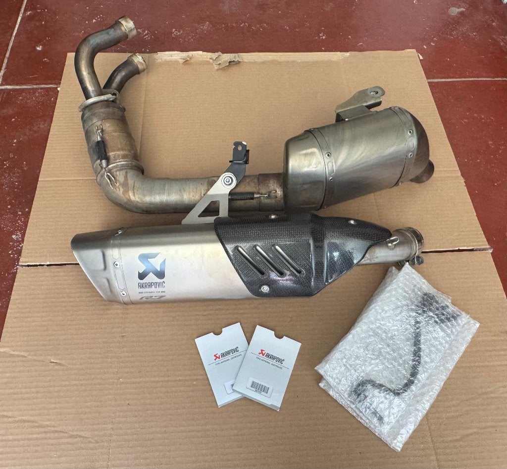 Akrapovic uitlaatsysteem Yamaha R7 (2024) | Euro 5, Motoren, Ophalen, Gebruikt