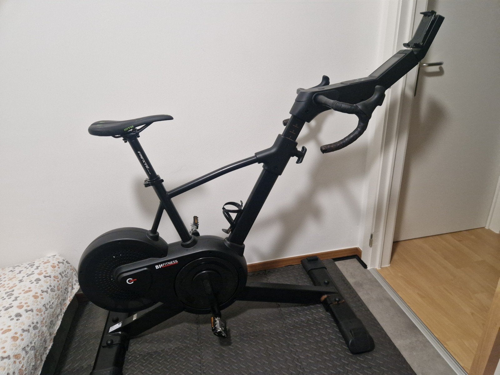 bh fitnessbike, Sports & Fitness, Vélo de spinning, Jambes, Aluminium, Enlèvement