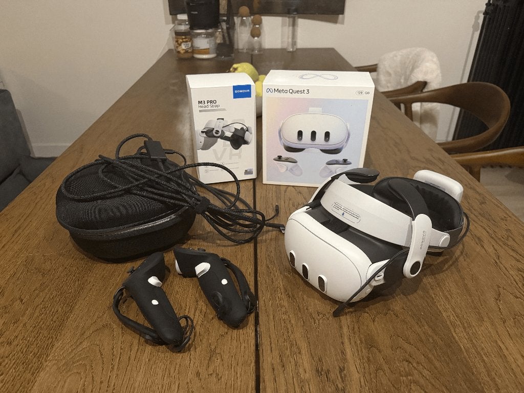 Meta Quest 3 in uitstekende staat + extra accessoires, Games en Spelcomputers, Virtual Reality, Ophalen, Zo goed als nieuw, VR-bril