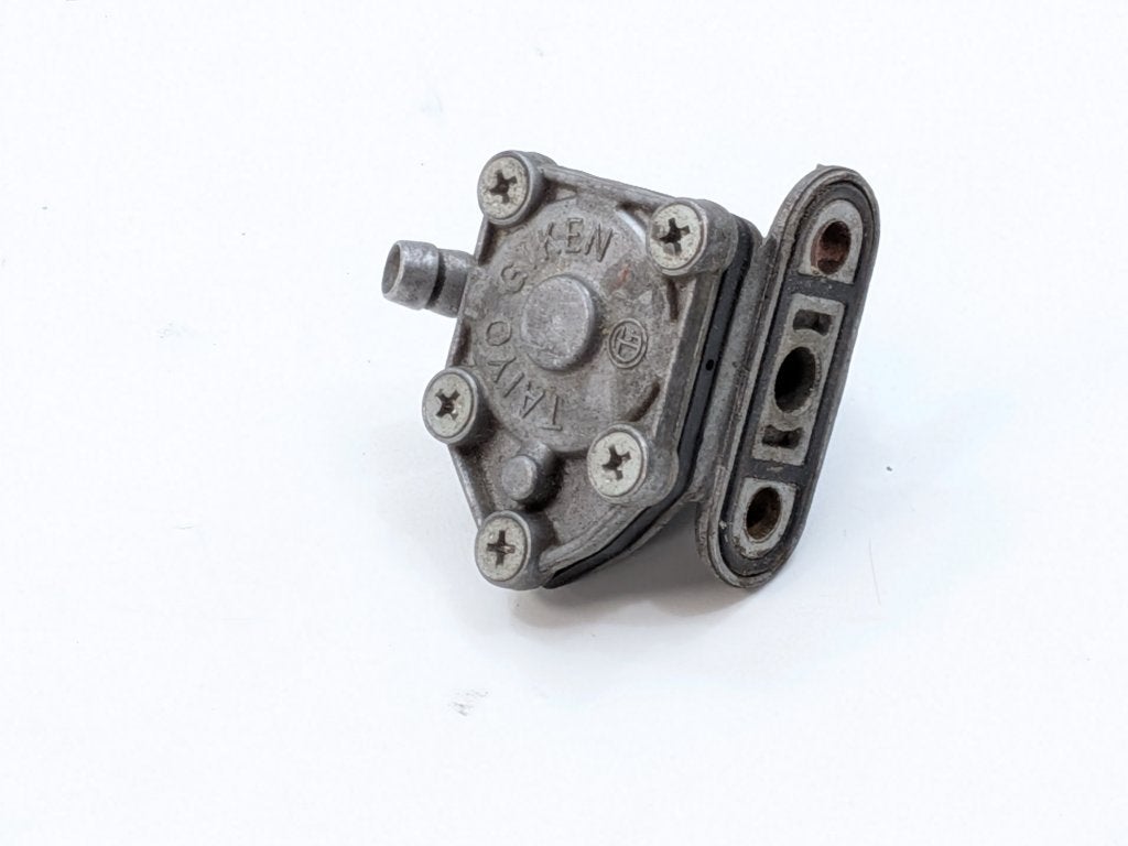 ROBINET DE CARBURANT Suzuki GS 500 E 1989-2003 (GS500E), Suzuki Deutschland GmbH, Utilisé, Kontakt@suzuki.de, Suzuki-Allee 7
64625  Bensheim, DE