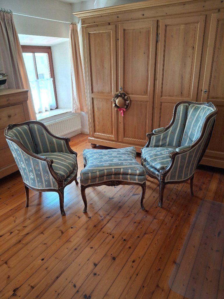 Fauteuils Louis XV (Marquise brisée), Enlèvement