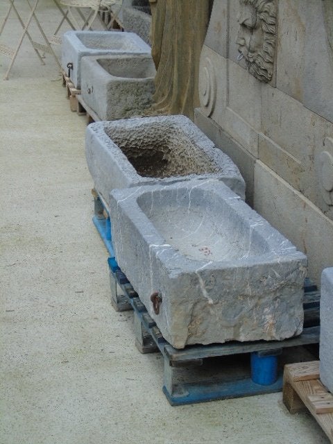 bac ou auge en pierre bleu , jardinière , grand choix !!, Jardin & Terrasse, Moins de 30 cm, Pierre, Enlèvement, Utilisé