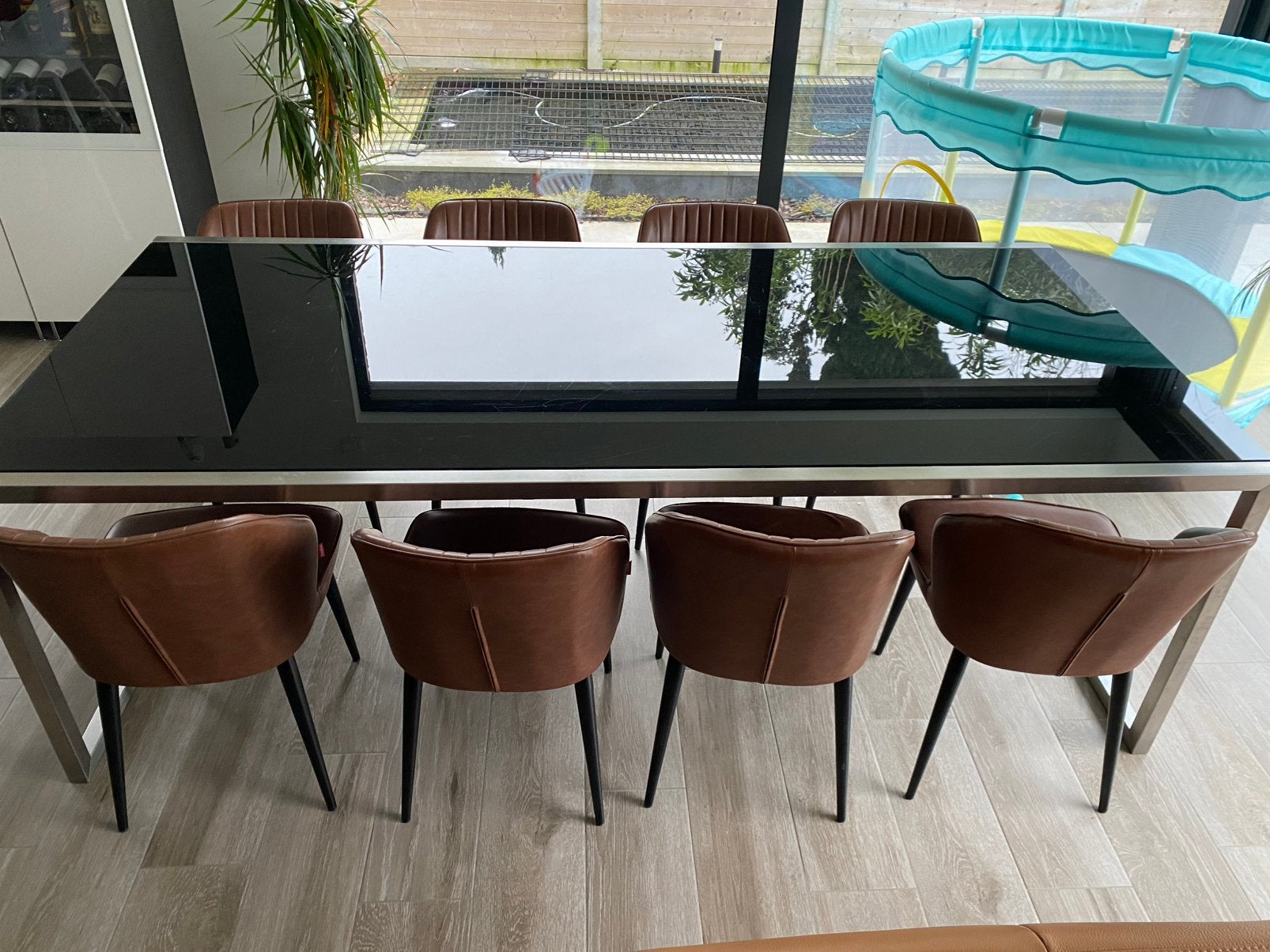 Grote moderne eettafel, Ophalen, Zo goed als nieuw