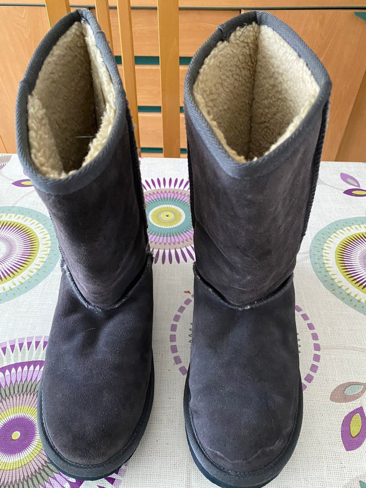 Laarzen van suède met voering — maat 39 — grijs, Kleding | Dames, Schoenen, Zo goed als nieuw, Grijs, Ophalen of Verzenden