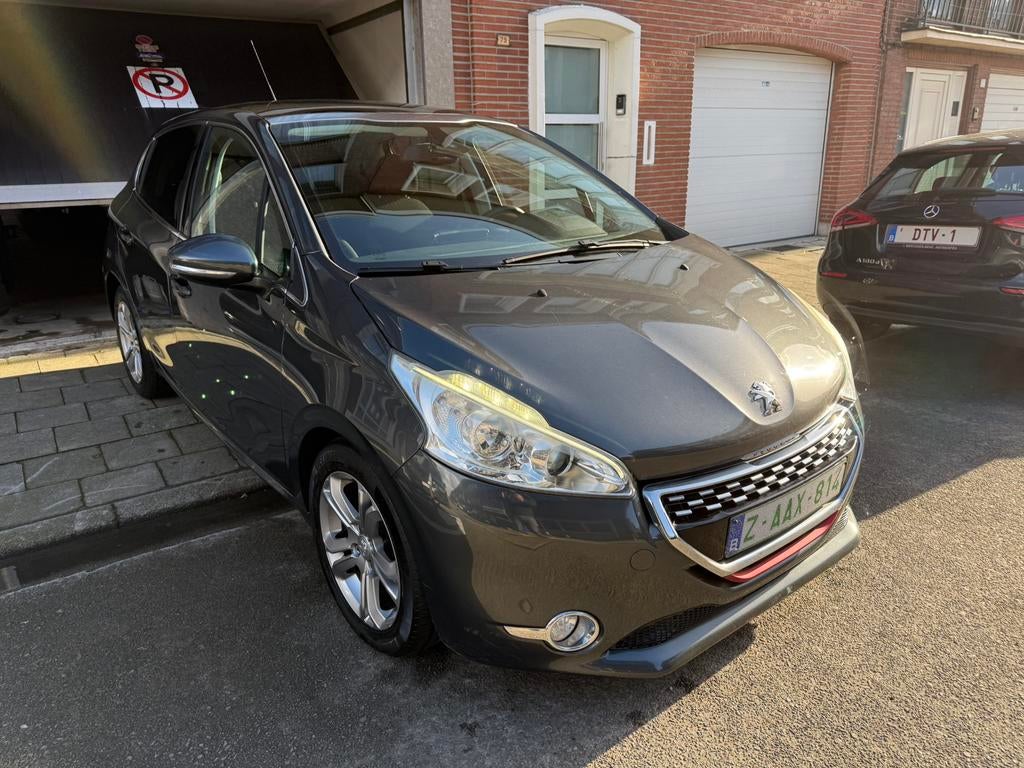 Peugeot 208 gt editie 1.6 125.059km 2014, Auto's, Voorwielaandrijving, Euro 5, Stof, 4 cilinders
