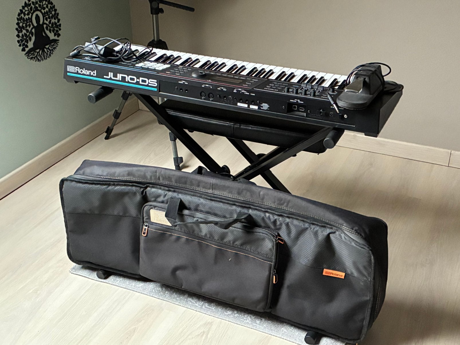 Roland Juno DS 61 met accessoires, Muziek en Instrumenten, Ophalen, Zo goed als nieuw, Roland