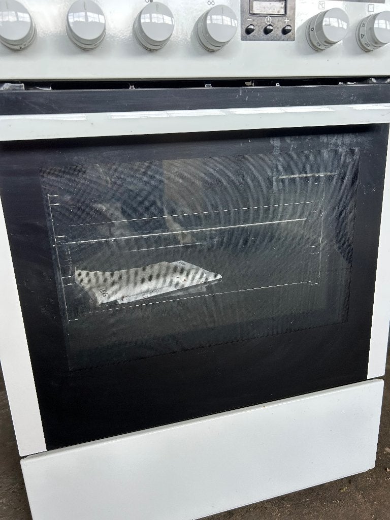 AEG Gasfornuis met elektrische oven – zo goed als nieuw, Ophalen, 4 kookzones, Zo goed als nieuw, Gas