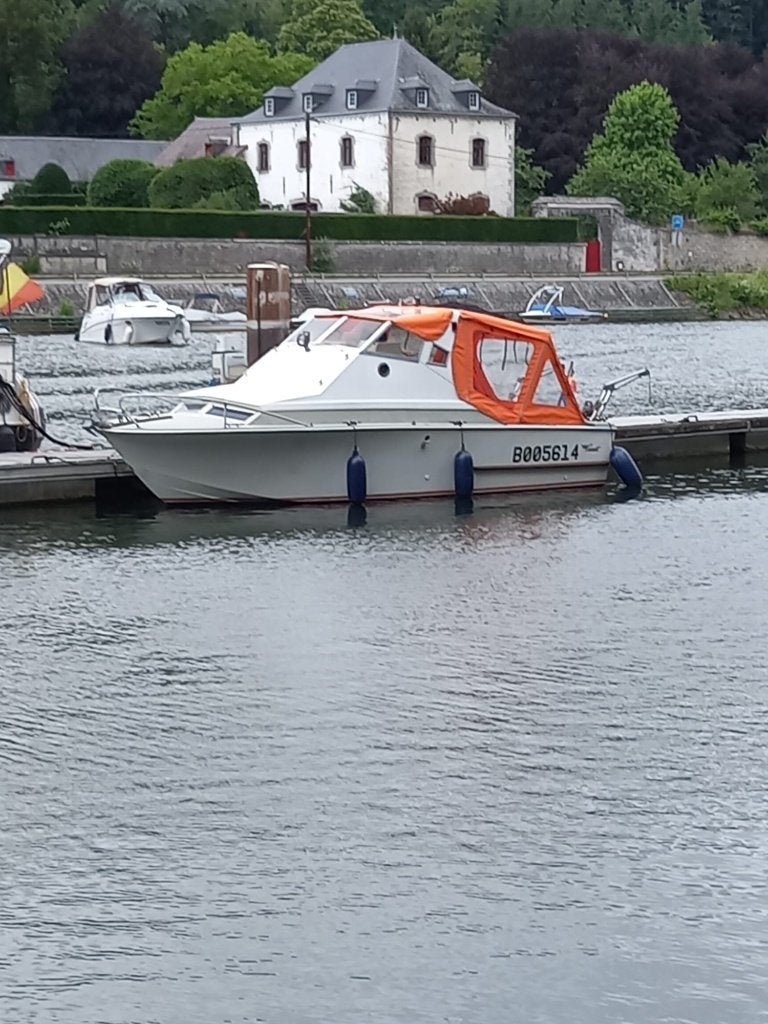 Coronet 24, Overige merken, Gebruikt, Binnenboordmotor, 1 cm