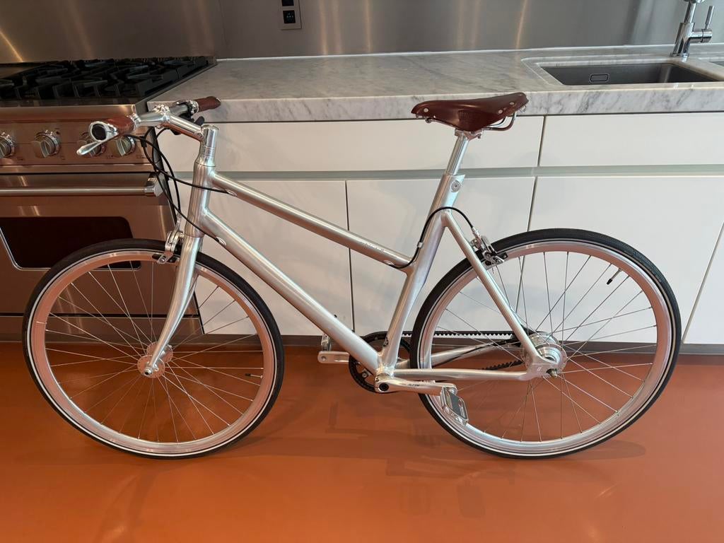 Vélo Schindelhauer pour femme, Vélos & Vélomoteurs, Vélos | Femmes | Vélos de sport & de randonnée, Autres marques, Moins de 10 vitesses